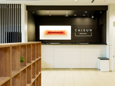 【レセプション】観光スポットや周辺情報もご案内します。お気軽にご相談ください。