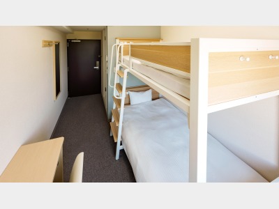ツイン（2段ベッド利用）