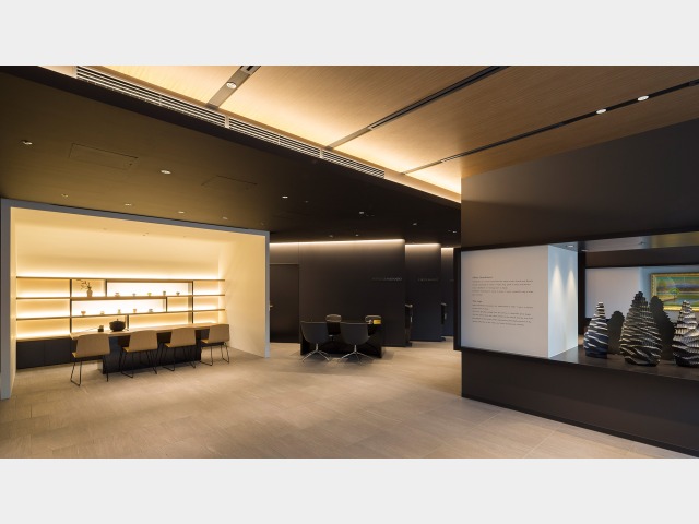 ホテルグランビナリオＫＯＭＡＴＳＵ ロビー