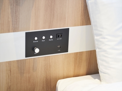 枕元にもコンセントとUSBポートをご用意☆彡