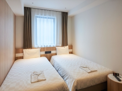 ツインルーム：[定員]大人2名様＋6歳未満の添い寝のお子様2名様