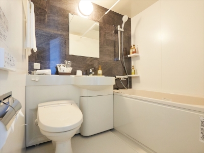 ダブルルーム：ユニットバスタイプです☆