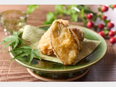 ２５年９月～２６年２月夕食バイキング　焼いも天ぷらイメージ　仕入の状況によりご提供出来ない場合がございます。