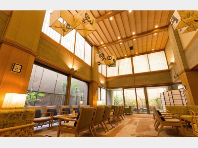 ラウンジはず木