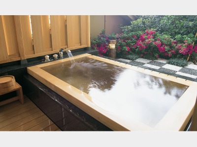 楓の棟和室　客室露天風呂