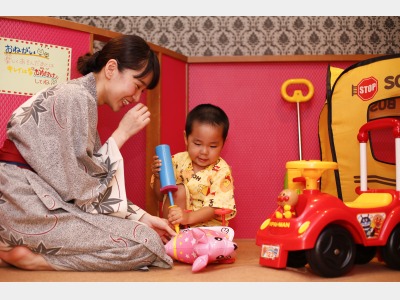 2階建てのキッズコーナーの2階はま秘密基地