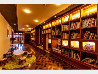 1000冊の名作を絵本を蔵書した絵本フロア（テーマルームFailyTailと同じ階）