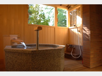 温泉露天風呂付客室「松風庵・松緑」露天風呂／イメージ