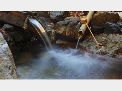 【山代新一号源泉】美肌や疲労回復効果など、多彩な効能に期待の天然温泉