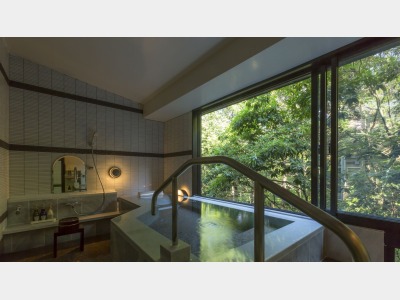 【天然温泉100％露天風呂付き和洋デラックス・禁煙】677号室（ことは）客室の一例