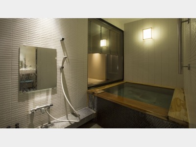 【和洋モダンスイート】651号室・（あおに）客室の一例