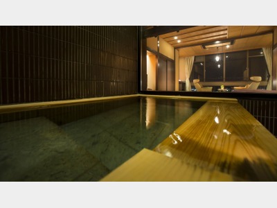 【和洋モダンスイート】652号室・赤烏（せきう）客室の一例