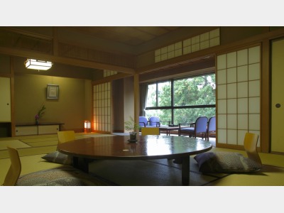 【みどりの棟・山側】客室の一例　大浴場やお食事会場、ロビーの移動に便利