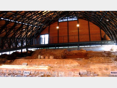 【九谷焼窯跡展示館】九谷焼の絵付け体験も出来ます。旅の想いでにいかがですか？