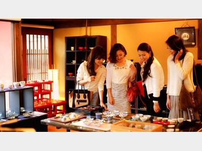 【はづちを楽堂】女の子のお楽しみ♪足湯でお話し？甘味＆お買い物･･･