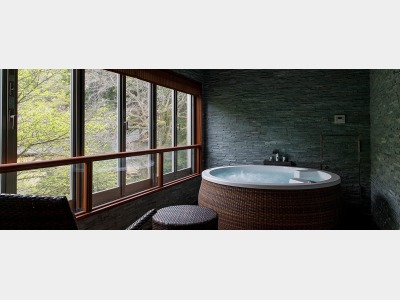 和モダン客室ジャグジーバス付