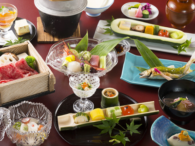 見た目の美しさにもこだわった「遊菜会席」