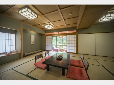 10畳～17畳タイプバストイレ付の客室。ご家族やグル―プ様にもお勧めです。