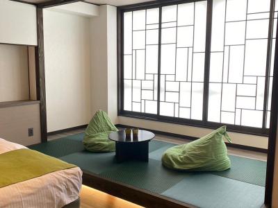 モダン和洋室【若草（わかくさ）】この度リニューアル！涼し気な色合いのお部屋