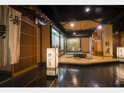 大浴場横には工芸ギャラリーがございます