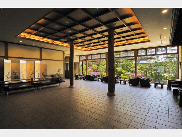 伝統旅館のぬくもり　灰屋 ﾛﾋﾞｰ　