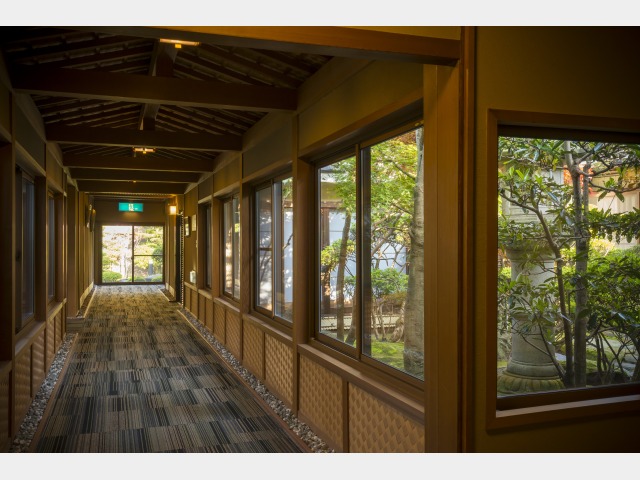 伝統旅館のぬくもり　灰屋 松風庵回廊