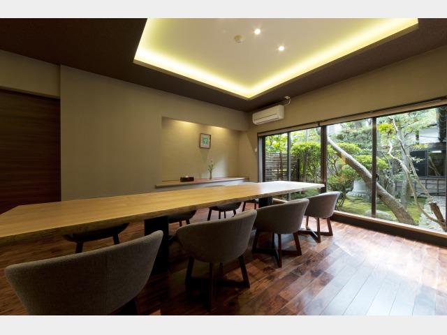 伝統旅館のぬくもり　灰屋 個室食事場所の一例　姫松