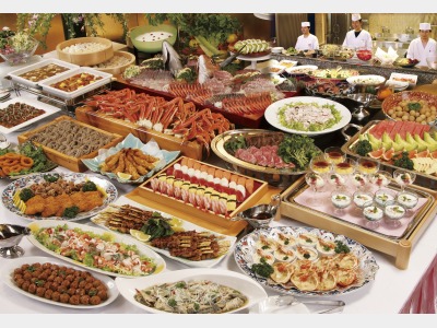 夏休みファミリ-バイキング（7月中旬～8月31日迄）