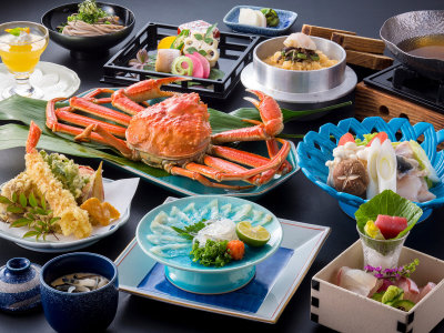 ふぐとカニのご夕食を豊富にご用意させていただいております。