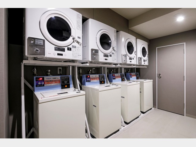 天然温泉 つつじの湯 ドーミーインＥＸＰＲＥＳＳ豊橋 ランドリーコーナー