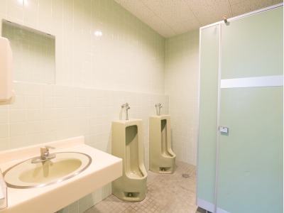 共用トイレ　一部の客室にはバス・トイレがございません