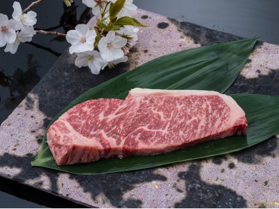 地元ブランド牛「あつみ牛」の陶板焼き