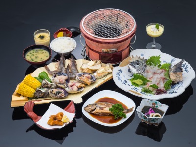 活き盛り海鮮会席膳と炭火焼（黒鯛）