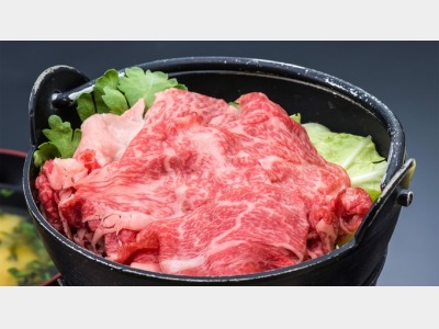 地元ブランド牛「あつみ牛」のすき焼き