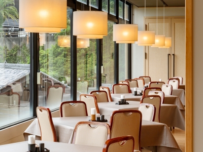 ◆レストラン会場（ブッフェ）／朝食・夕食のブッフェレストラン会場。2025年春改修いたしました。