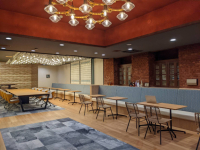 ���R���[�L���O�X�y�[�X�i�����j�^���a���g���ȗ��ق̕��͋C���c�������[�N�X�y�[�X