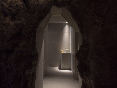 元々存在する洞窟風呂の横に、新たなサウナ空間を増設しました。新旧のコントラストをお楽しみください。