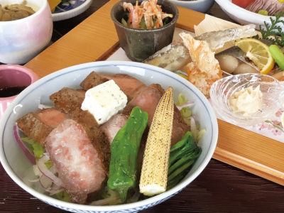 みかわ牛A５ランクステーキ丼