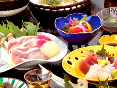 夕食イメージ（三河秀麗豚鍋付き）