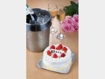 シャンパンとケーキ