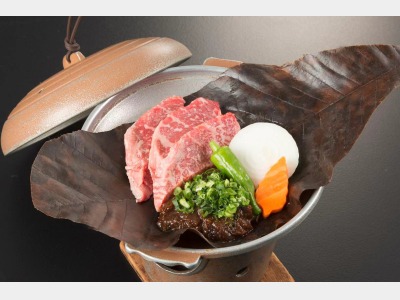 三河牛の朴葉味噌焼