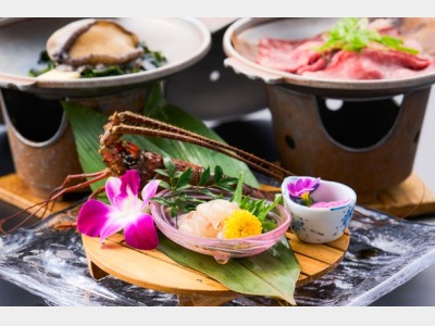 伊勢海老・鮑・三河牛朴葉味噌焼き