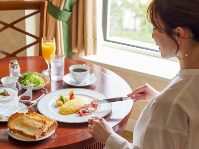 ルームサービス朝食（イメージ）