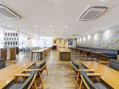 【レストラン】1階・朝食会場　営業時間 6:30～10:00（L.O.9:30）