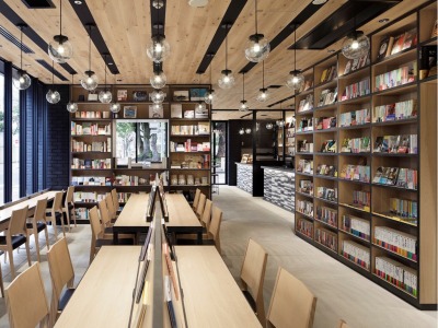 24時間営業 早朝でも、深夜でも、 本好きなあなたをお待ちしています