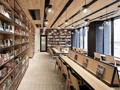 24時間営業 ゆっくりと読書スペースであなた好みの1冊を