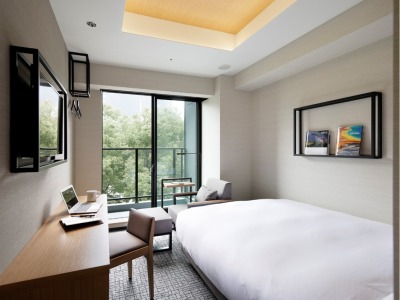 ◆モデレートダブル◆16平米【ベッド幅140cm×1】 バルコニー付、シャワーブース、トイレ別