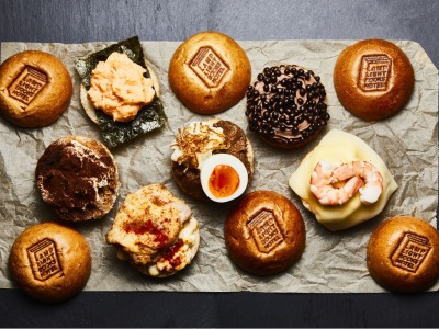 【ランプライトブックスカフェ】  24時間営業 (フードメニューのみ 7:00-22:00まで)