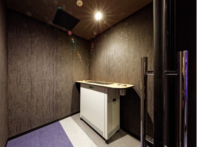 ２F喫煙ブース
