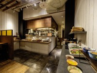 �y���H�z���H���